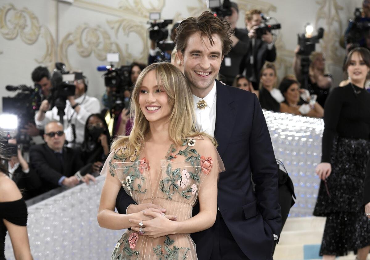 Suki Waterhouse with Robert Pattinson