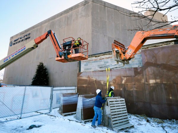 Demolition-begins-at-site-of-deadliest-Pittsburgh