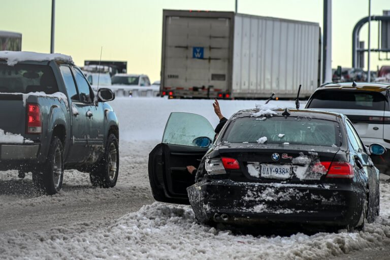 How to stay safe if you are trapped in your car in heavy snowfall
