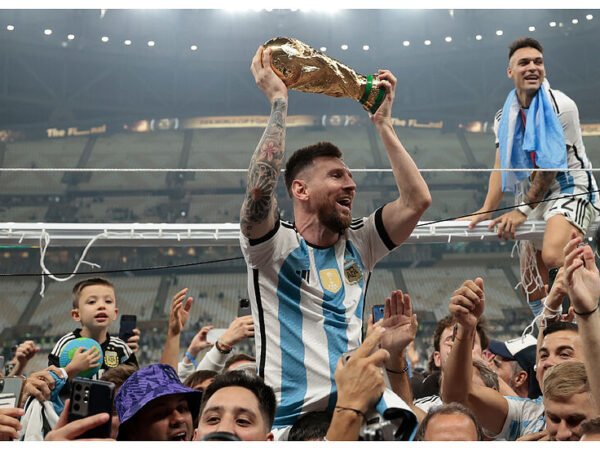 Lionel Messi wins the award