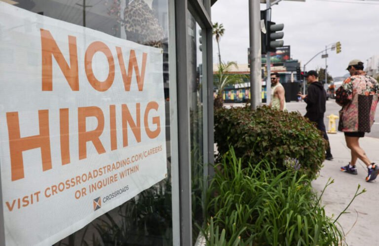Americans-in-Tension-about-their-economic-future