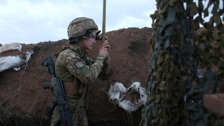 Biden, Merkel Call on Russia to draw back troops