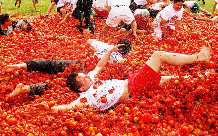 La Tomatina 2026 festival preparations in Buñol Spain