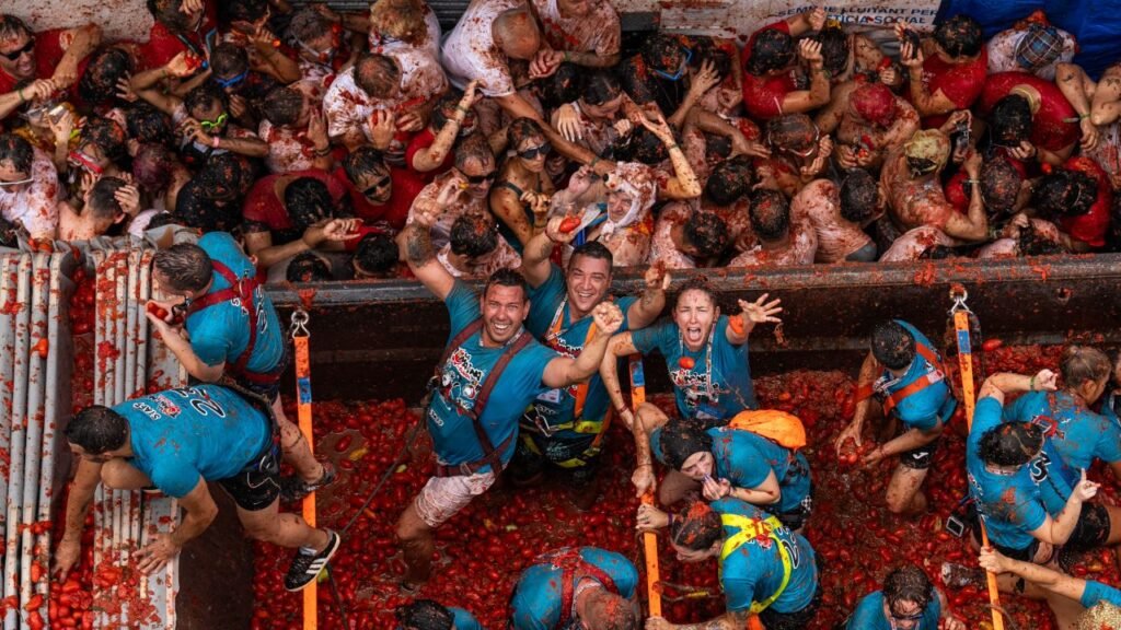 La Tomatina 2026 attracting international visitors