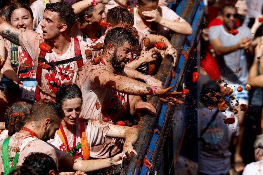 a Tomatina 2026 tourism in Valencia Spain