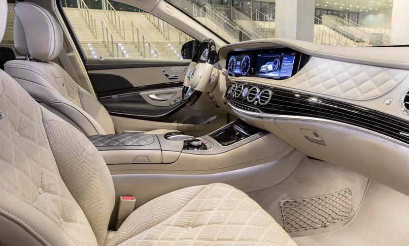 Spacious luxury vehicle interior for long-distance travel