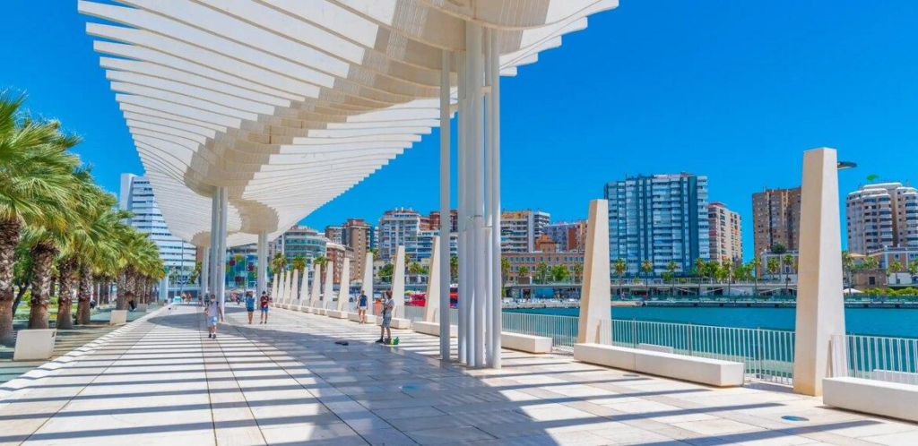 Málaga waterfront and historic city centre
